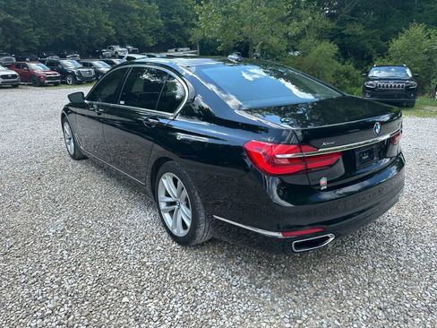 Used 2018 BMW 750i xDrive image 4