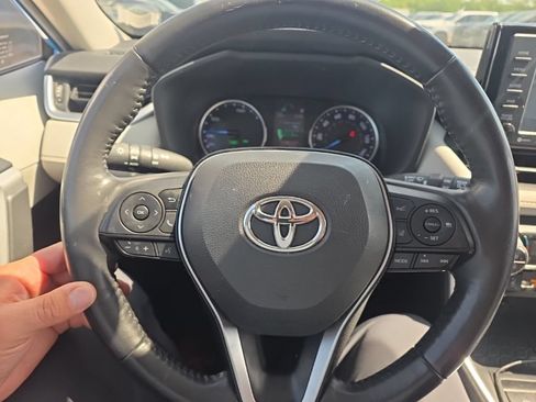 Used 2020 Toyota RAV4 XLE w/ XLE Grade Weather Package AWD/4WD image 44