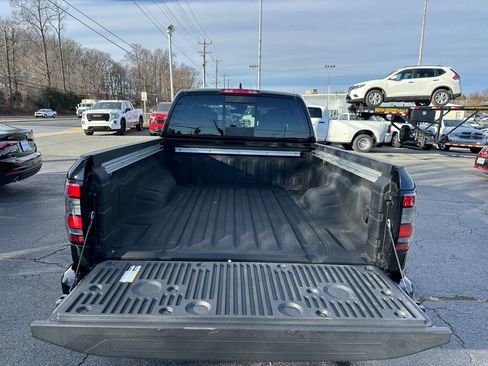 Used 2024 Nissan Frontier SV image 22