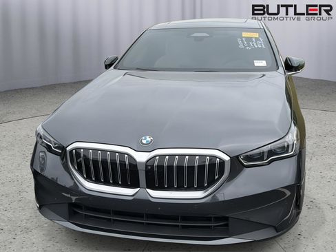 Certified 2024 BMW 530i w/ Premium Package RWD image 4