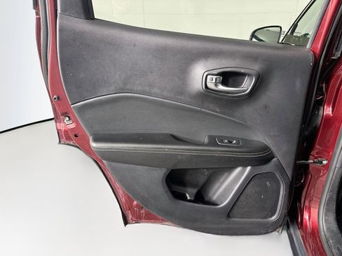 Used 2020 Jeep Compass Latitude FWD image 25