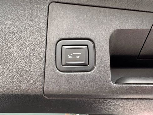 Used 2021 Cadillac XT5 Premium Luxury image 33