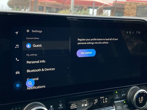 Certified 2024 Toyota Highlander XLE image 26