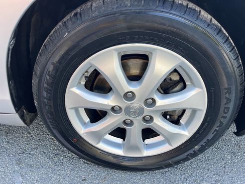 Used 2011 Toyota Camry LE image 25