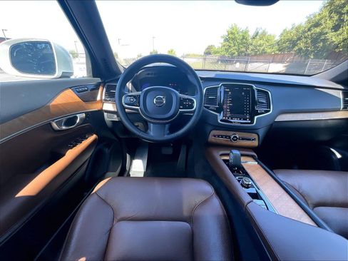 Used 2024 Volvo XC90 T8 Plus AWD/4WD image 8