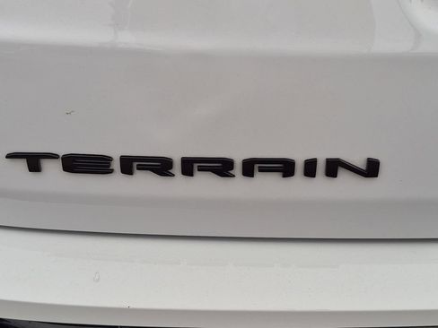Used 2023 GMC Terrain SLE w/ Driver Convenience Package FWD image 25
