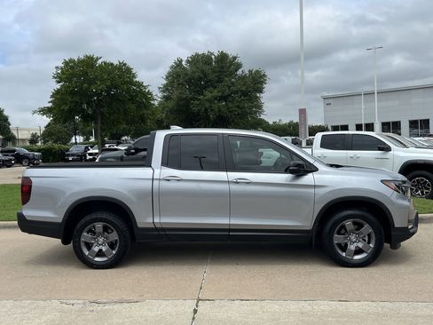 Used 2024 Honda Ridgeline TrailSport image 3