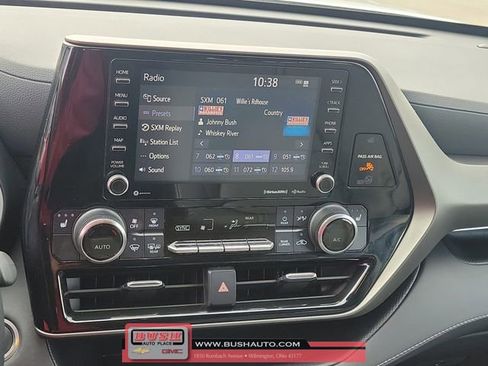 Used 2021 Toyota Highlander XLE image 29