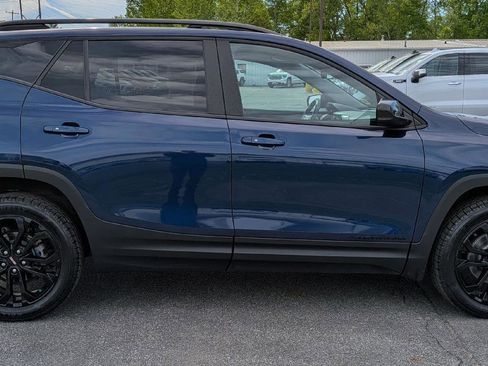 Used 2022 GMC Terrain SLE w/ Driver Convenience Package AWD/4WD image 5
