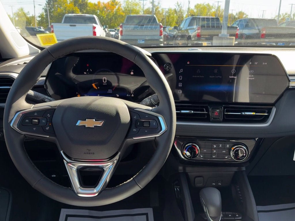 New 2026 Chevrolet TrailBlazer LT w/ LT Cold Weather Package FWD image 8