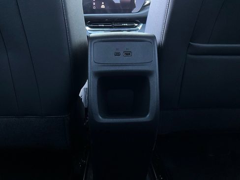 Used 2025 Buick Envista Sport Touring image 12