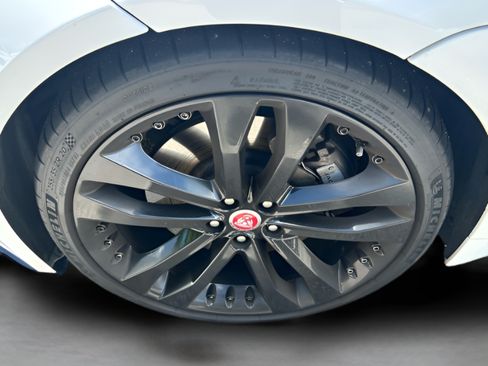Used 2019 Jaguar F-TYPE Coupe RWD image 30