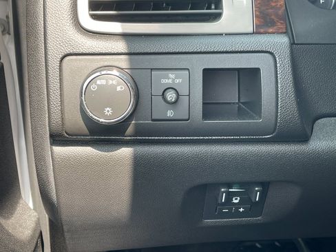 Used 2013 GMC Yukon XL Denali image 33