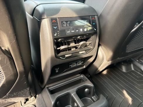 Used 2021 Jeep Grand Cherokee L Overland w/ Luxury Tech Group IV AWD/4WD image 28