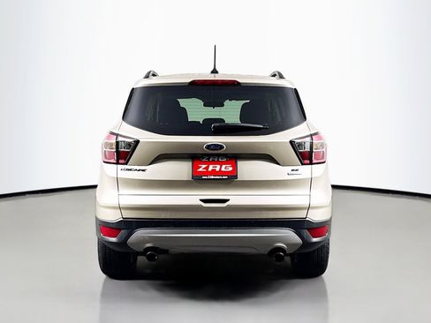 Used 2018 Ford Escape SE w/ SE Sync 3 Package FWD image 4