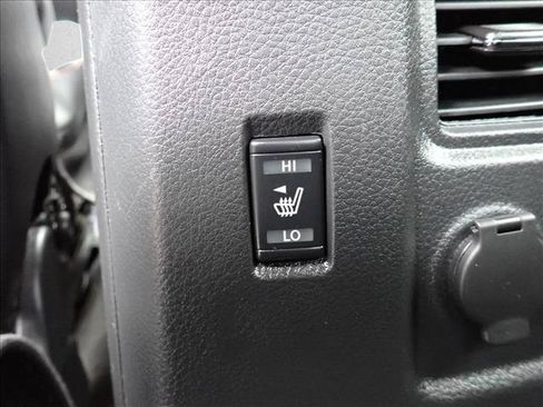 Used 2024 Nissan Titan PRO-4X w/ Pro-4x Convenience Package AWD/4WD image 11