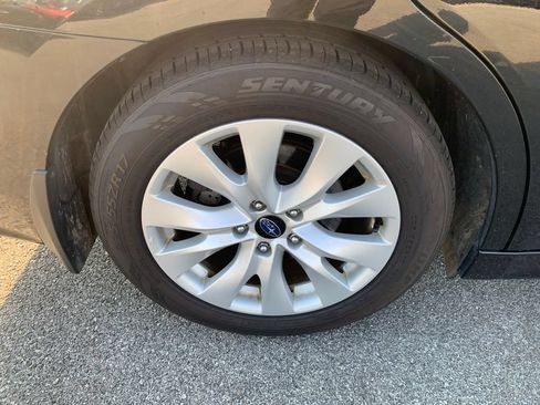 Used 2015 Subaru Legacy 2.5i Premium AWD/4WD image 9