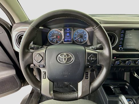Used 2020 Toyota Tacoma SR5 image 11