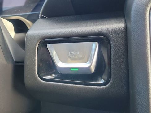 Certified 2025 GMC Yukon Denali image 33