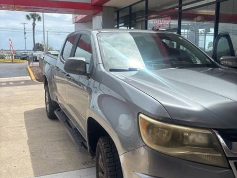 Used 2019 Chevrolet Colorado LT w/ LT Convenience Package image 3