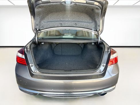 Used 2017 Honda Accord EX image 16