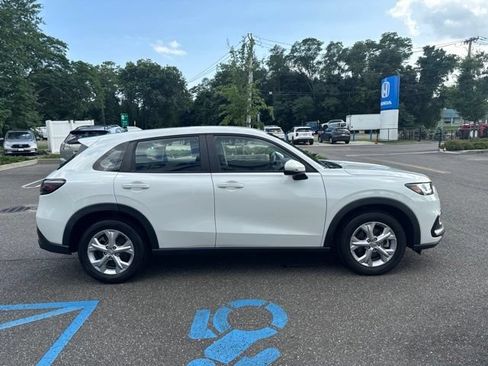 Used 2023 Honda HR-V LX image 9