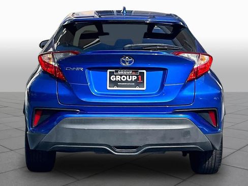 Used 2018 Toyota C-HR XLE FWD image 5