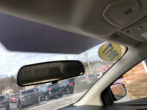 Used 2017 Ford Focus SE image 23