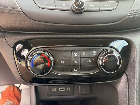 Used 2021 Buick Encore GX Preferred FWD image 19