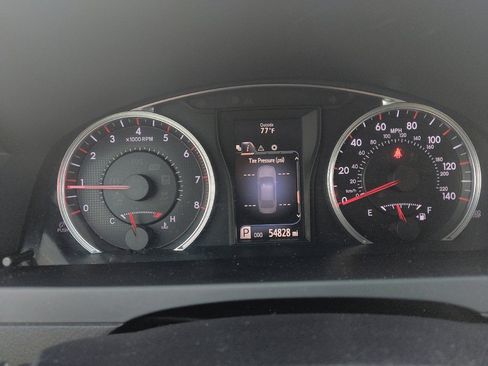 Used 2016 Toyota Camry SE FWD image 23