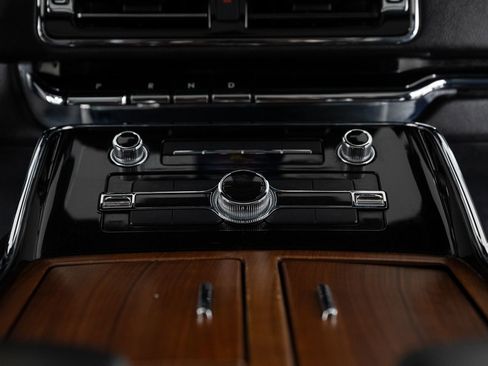 Used 2019 Lincoln Navigator Reserve image 39