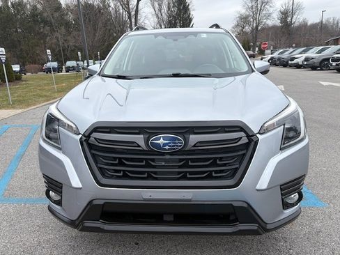 Used 2022 Subaru Forester Limited image 3