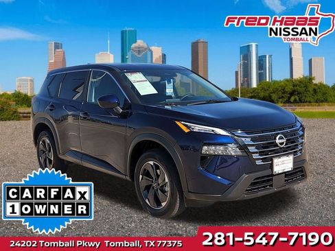 Used 2025 Nissan Rogue SV image 1