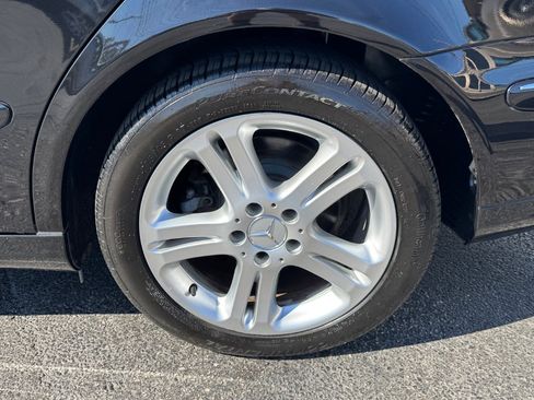 Used 2006 Mercedes-Benz E 350 4MATIC Sedan w/ Sunroof Pkg image 10