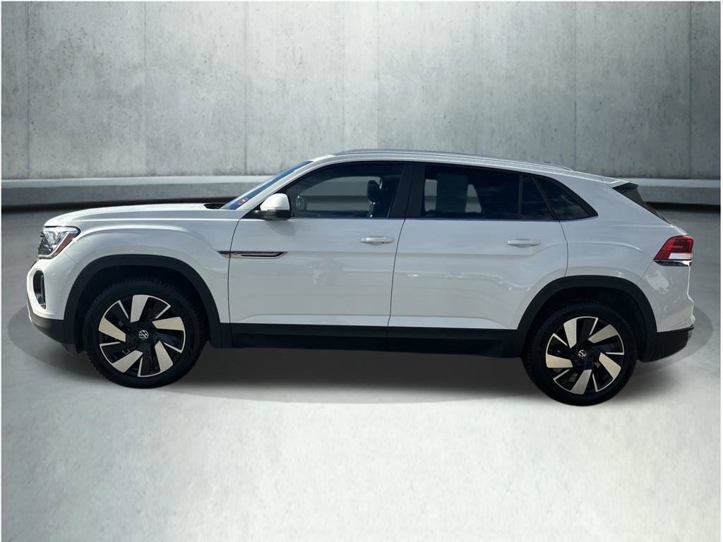 Used 2024 Volkswagen Atlas Cross Sport SE AWD/4WD image 2
