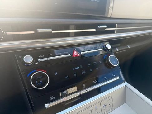 Used 2025 Hyundai Santa Fe SEL FWD image 15
