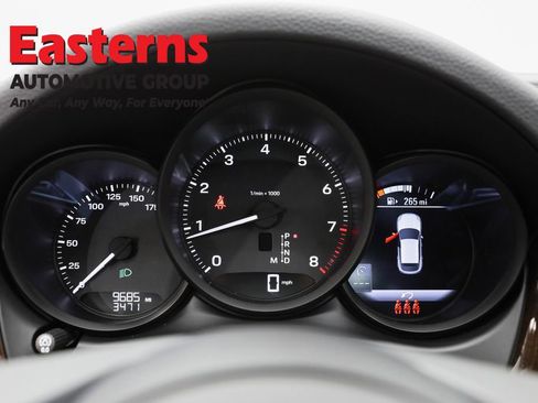 Used 2024 Porsche Macan image 17
