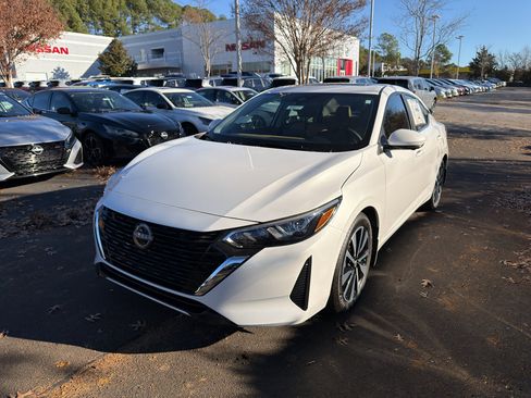 New 2025 Nissan Sentra SV image 3