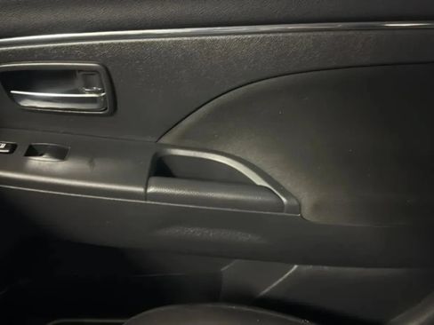 Used 2018 Mitsubishi Outlander Sport LE FWD image 10