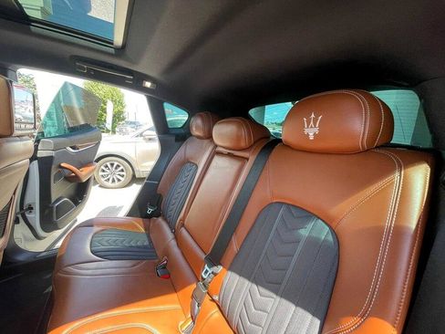 Used 2018 Maserati Levante GranLusso image 15