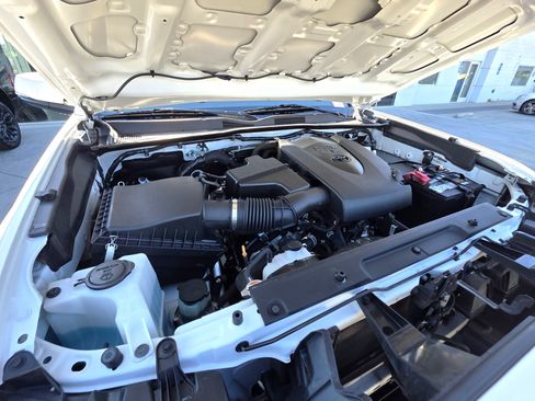 Used 2021 Toyota Tacoma TRD Off-Road w/ Technology Package image 20