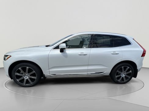 Used 2021 Volvo XC60 T5 Inscription w/ Protection Package FWD image 2