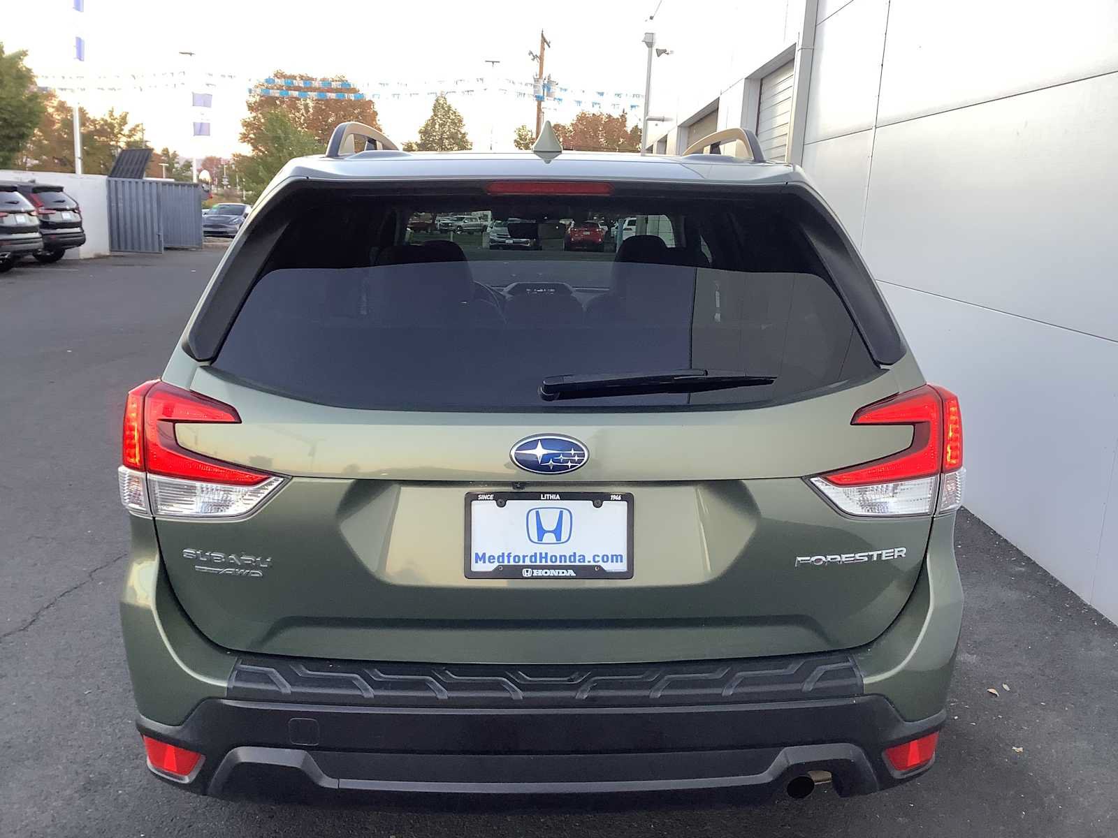 Used 2020 Subaru Forester Premium AWD/4WD image 5