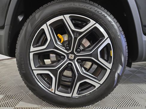 Used 2023 Rivian R1S Launch Edition AWD/4WD image 12