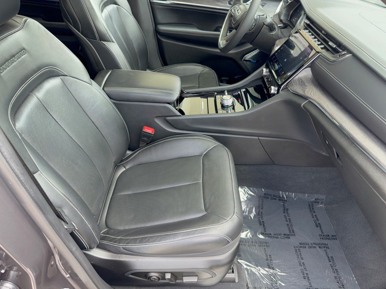 Used 2023 Jeep Grand Cherokee Overland AWD/4WD image 30