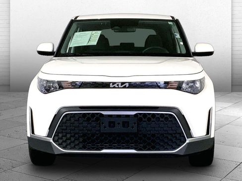 Certified 2025 Kia Soul LX w/ LX Technology Package FWD image 2