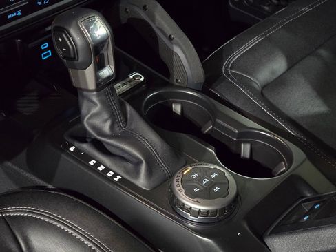 New 2025 Ford Bronco Badlands image 27