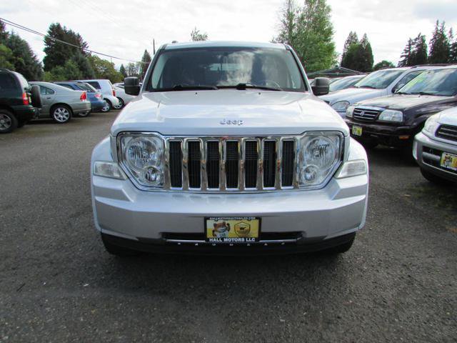Used 2012 Jeep Liberty Limited AWD/4WD image 2