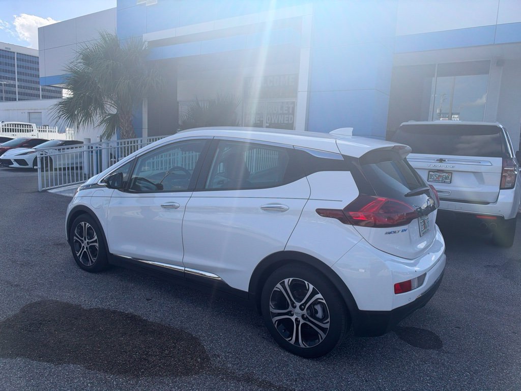 Used 2020 Chevrolet Bolt Premier w/ Infotainment Package FWD image 3