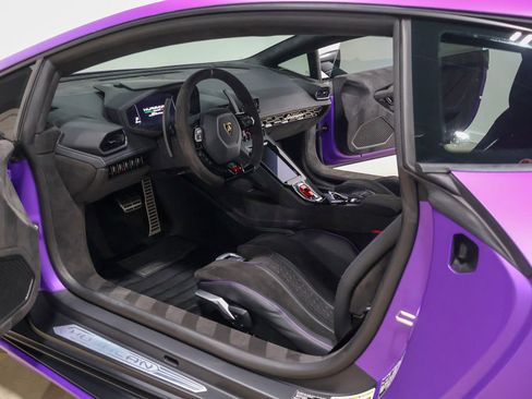 Used 2024 Lamborghini Huracan Sterrato image 19